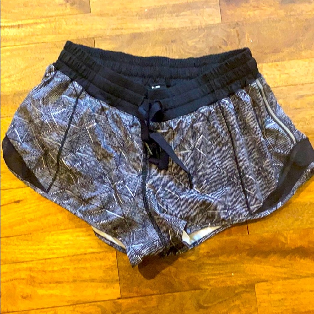Lululemon Hotty Hot Short